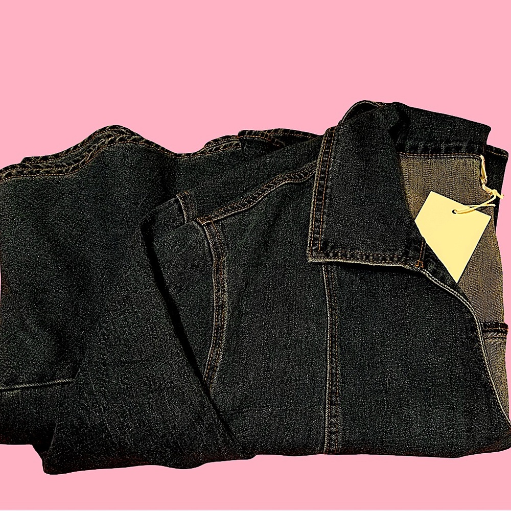 NWT. PRETTY SEASONAL DRESS W/ A HALF SLEEVE, V NECK,RUFFLE BOTTOM,STRETCHY DENIM - Picture 10 of 13